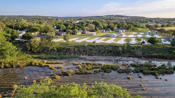 Riverfront RV Park Picture 2