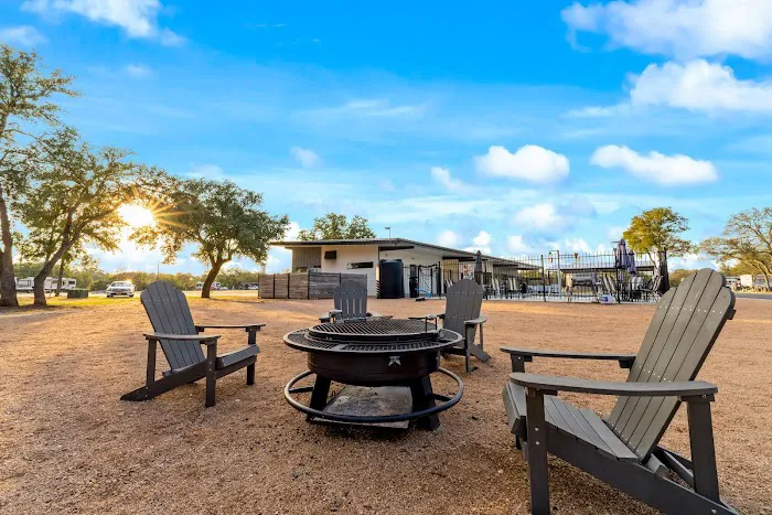 Treeside RV Resort Picture 10