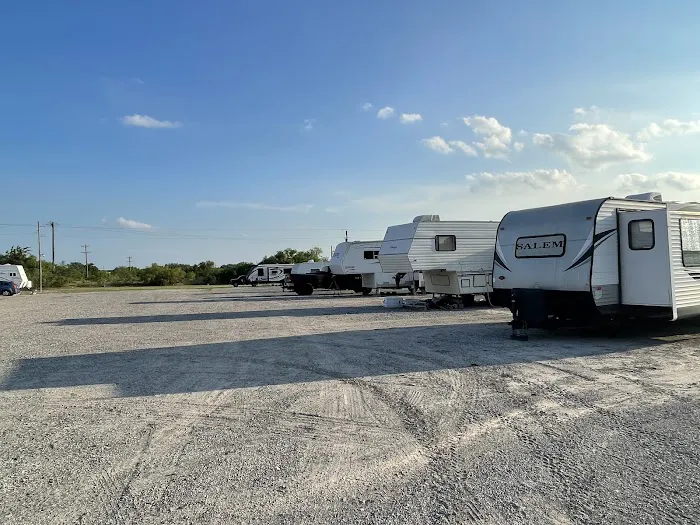 Gone Bananas RV Park Picture 4