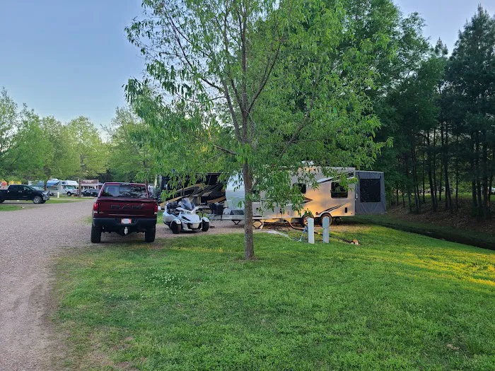 Murfreesboro RV Park Picture 3