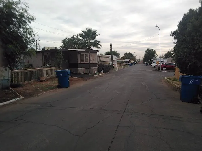 Phoenix West Mobile Home Park Picture 6