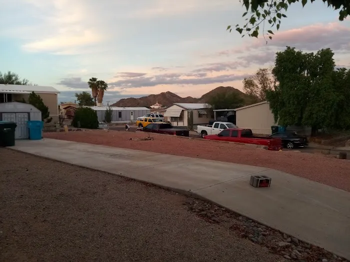 Paradise View Mobile Home Park Picture 2