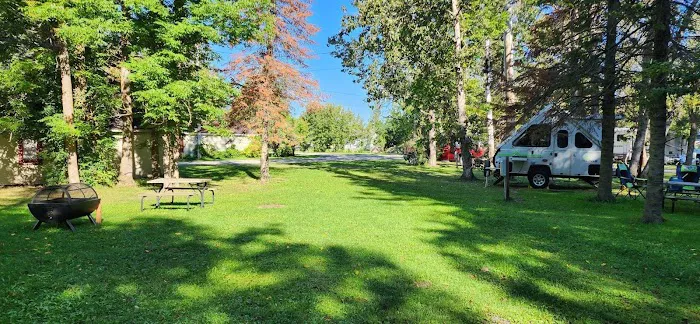 Voyageurs RV Campground and Cabins Picture 1