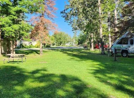 Voyageurs RV Campground and Cabins