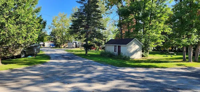 Voyageurs RV Campground and Cabins Picture 2