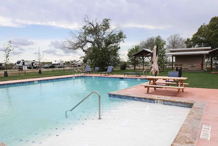 Schatziland RV Resort Picture 2