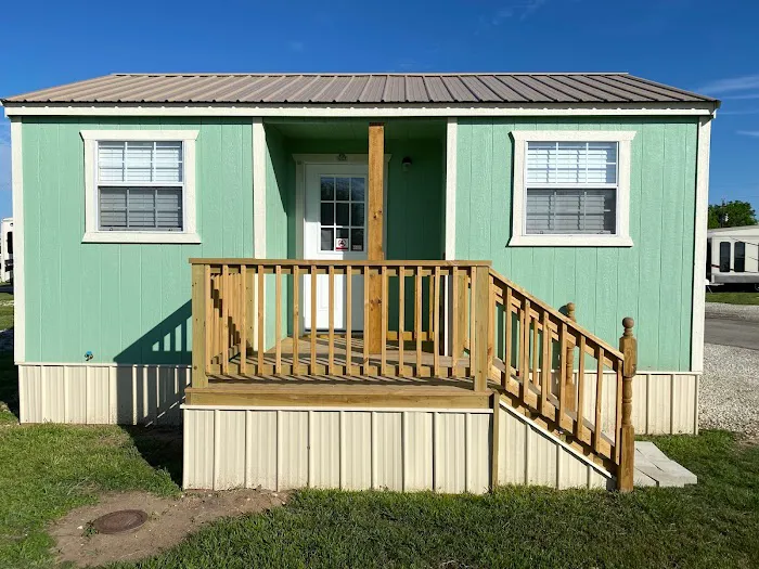 4L RV AND CABINS Picture 2