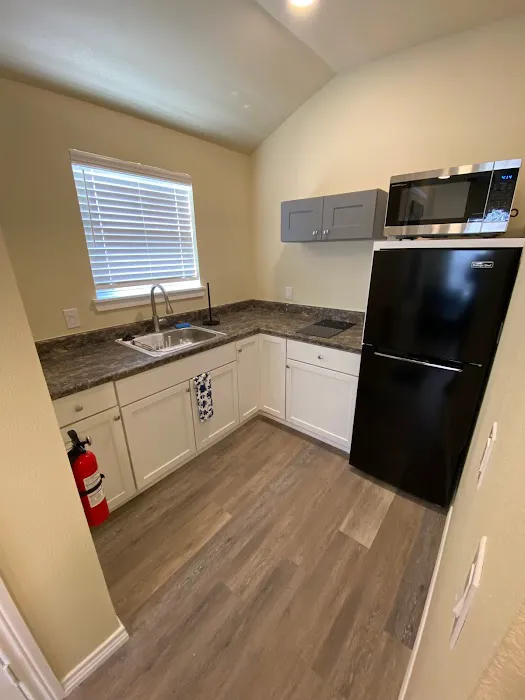 4L RV AND CABINS Picture 8