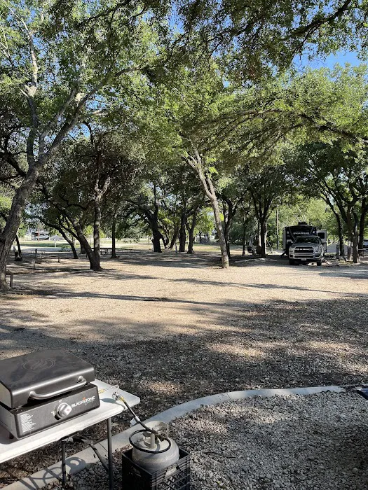 Bending Oaks Ranch RV Resort Picture 4