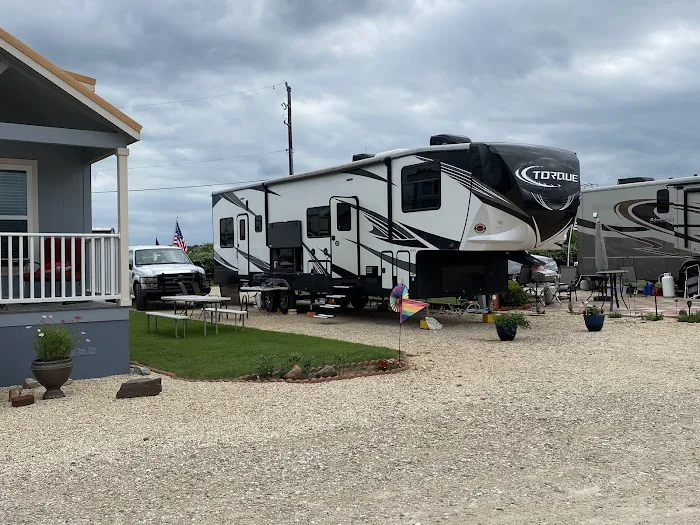 Hill Country RV Park Picture 4