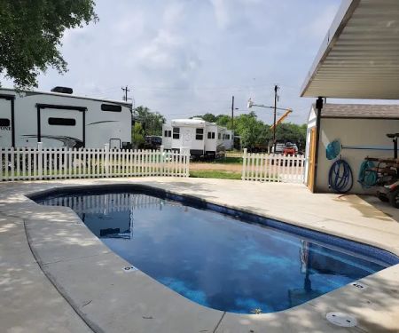 Windmills Lakebum RV Park