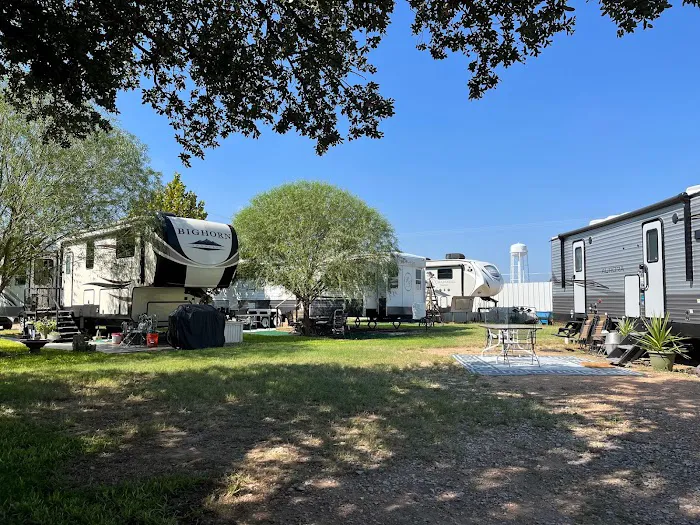 Windmills Lakebum RV Park Picture 2