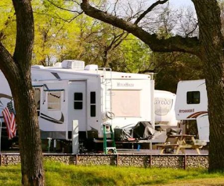 Shady Oaks Riverside Rv Retreat