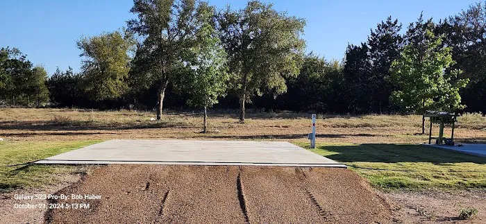 LBJ Property Rental R.V. Park Picture 7