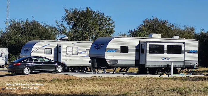 LBJ Property Rental R.V. Park Picture 6