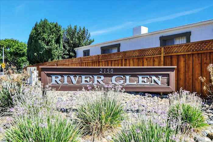 River Glen Community Picture 3