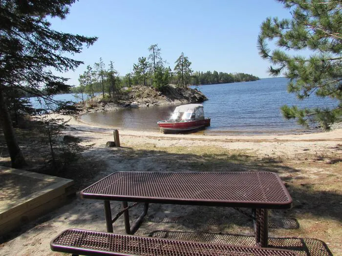 Birch Cove Island N1 Campsite Picture 4