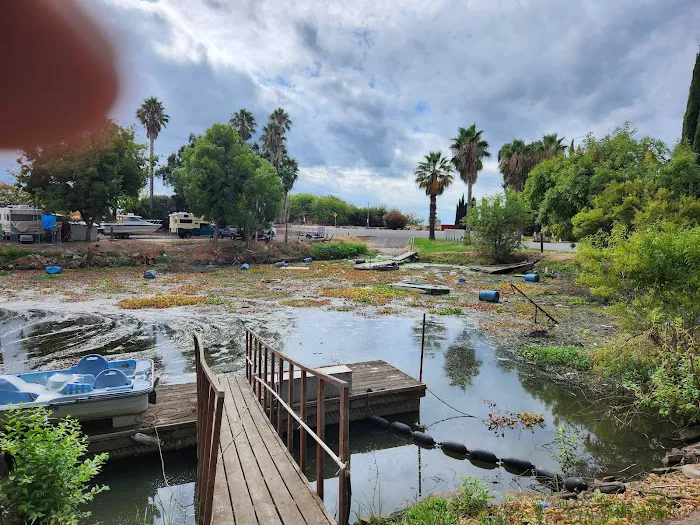 Islander Mobile Home Park Picture 9