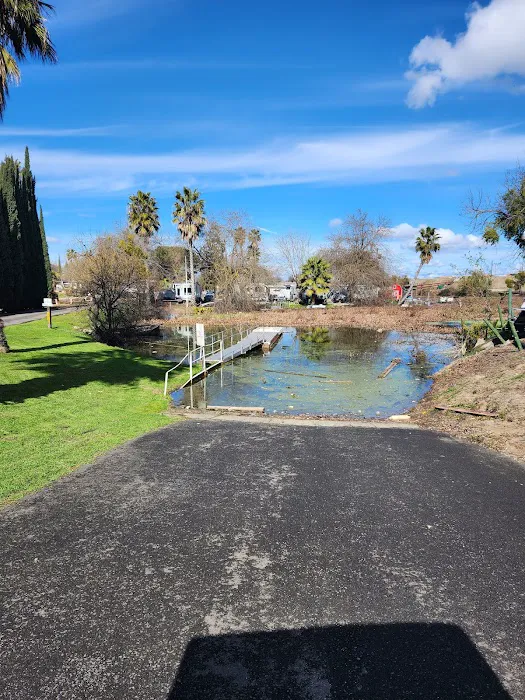 Islander Mobile Home Park Picture 8
