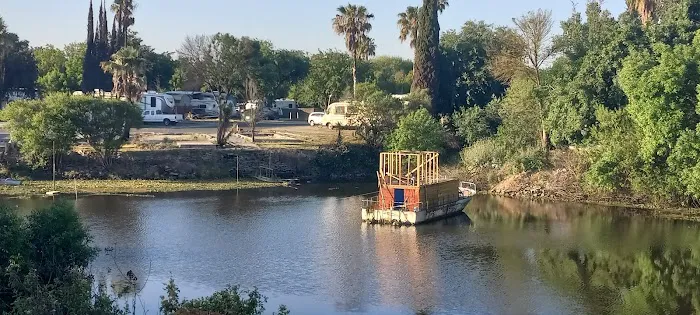 Islander Mobile Home Park Picture 7