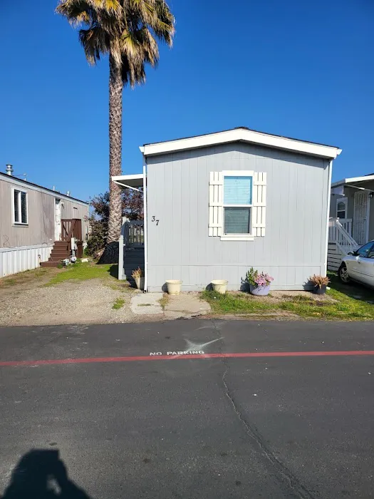 Manteca Mobile Home Park Picture 1