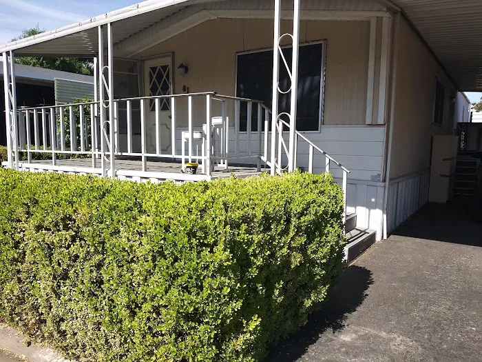 El Rancho Mobile Home Park Picture 8