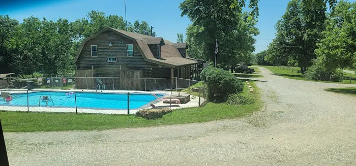 Topeka Hilltop Campground Picture 3