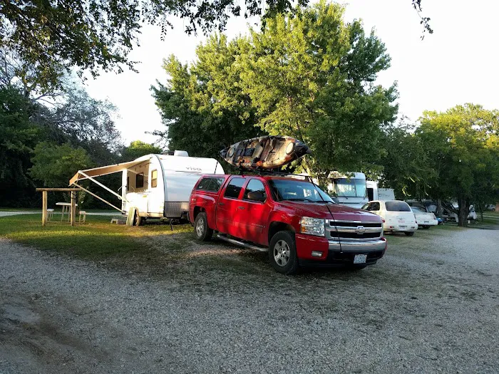 Topeka Hilltop Campground Picture 7