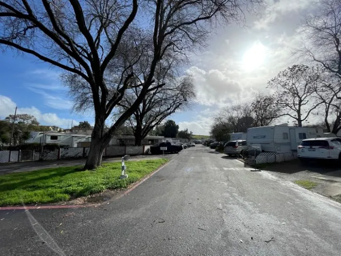 Sleepy Hollow Trailer Park Picture 5