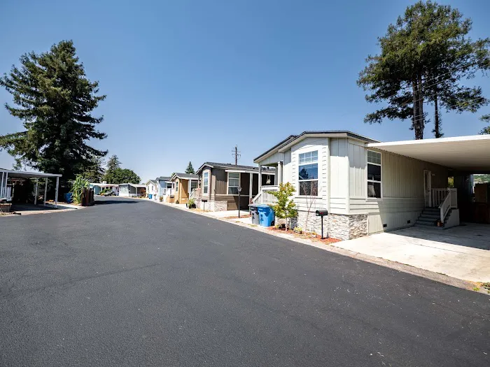 Coddingtown Mobile Home Park Picture 7