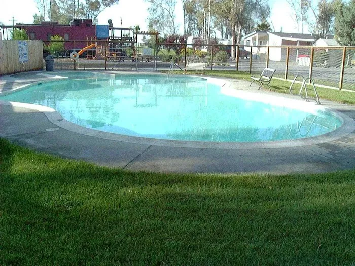 Midway RV Park Picture 3