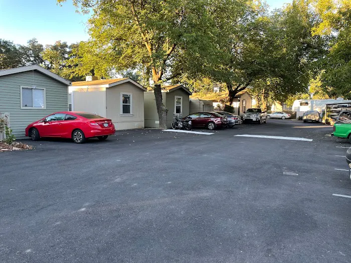 Davis Mobile Estates Picture 10