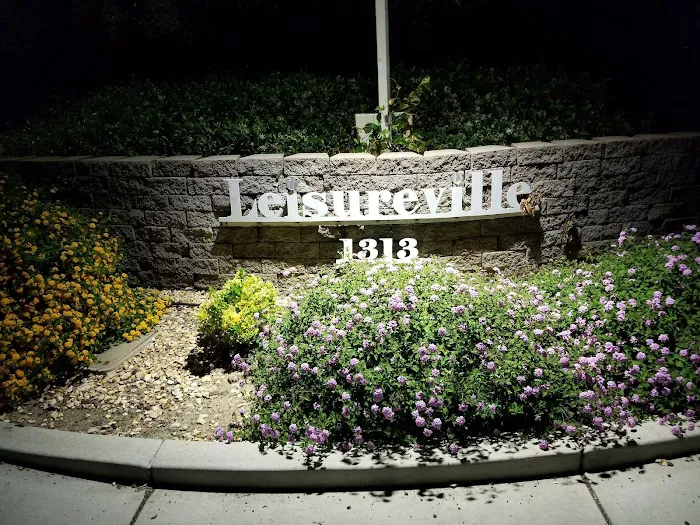 Leisureville Mobile Home Park Picture 2