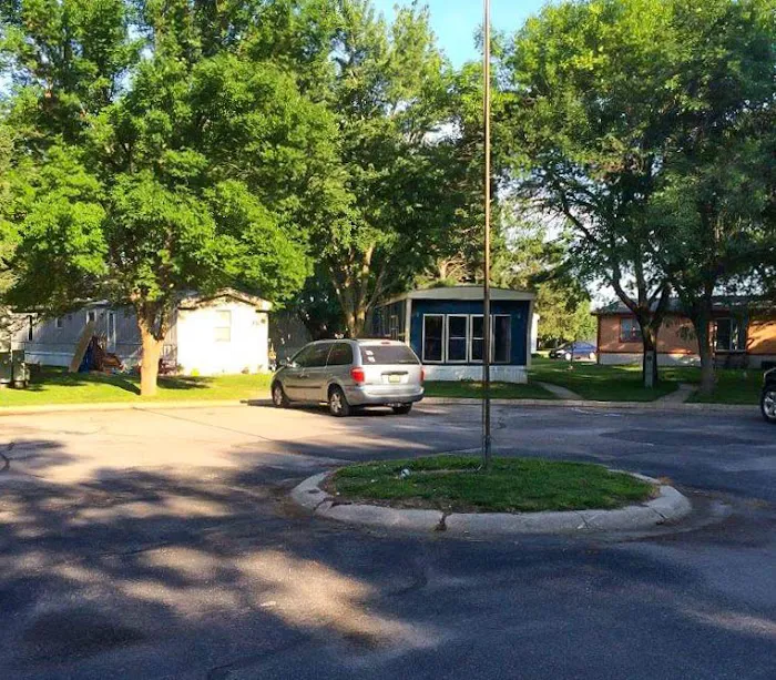 Twin Oaks Mobile Home and RV Park Picture 2