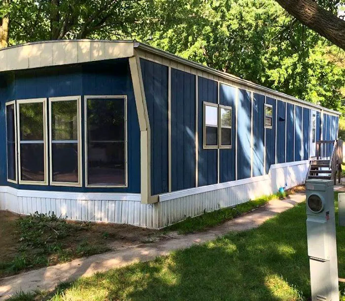 Twin Oaks Mobile Home and RV Park Picture 3