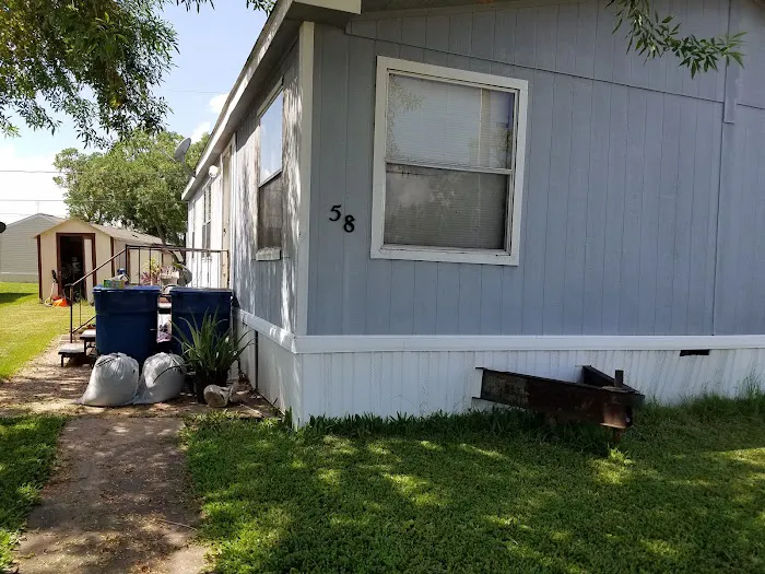 Seabourne Place Mobile Home Park Picture 2