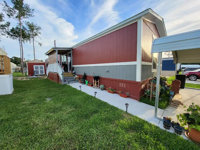 Cedar Creek Forest Mobile Home Picture 2