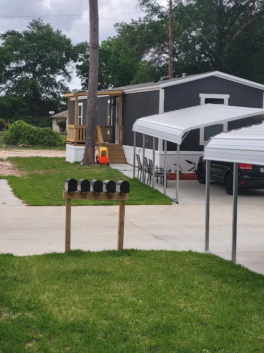 Cedar Creek Forest Mobile Home Picture 7