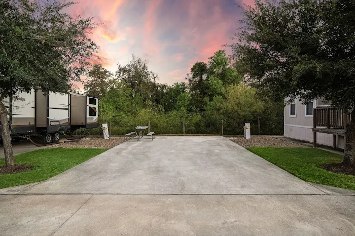 Northlake RV Resort by QRV Picture 6
