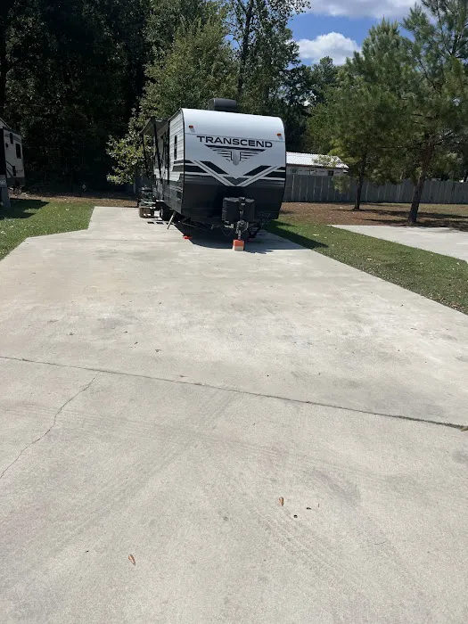 Little Lake RV Park Picture 6