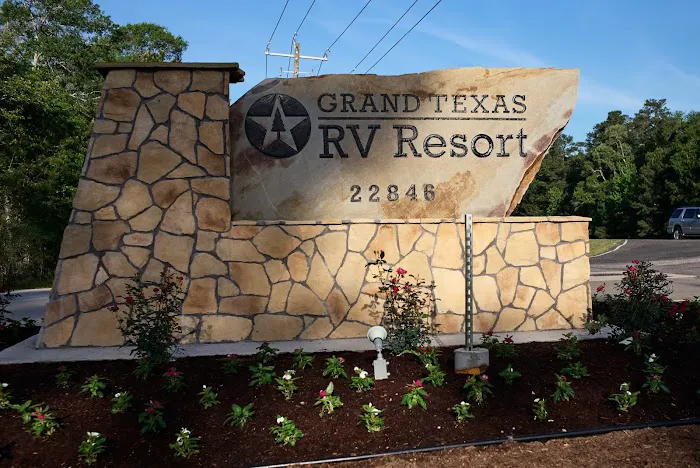 Grand Texas RV Resort Picture 3