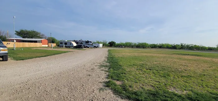 Dakota Lone Star RV Park Picture 7