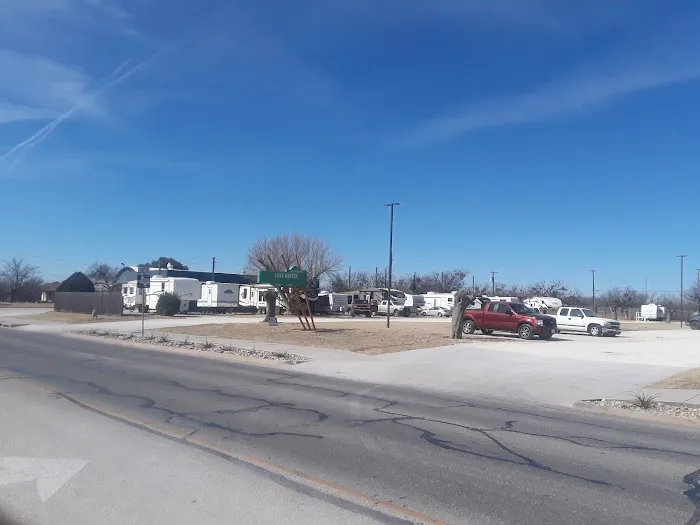 Lake Breeze Trailer Park Picture 5