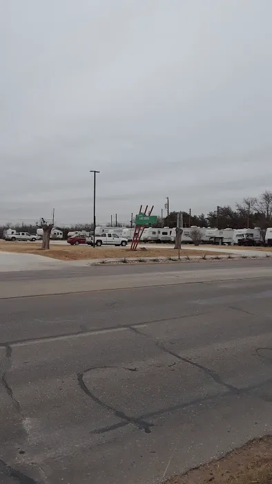 Lake Breeze Trailer Park Picture 6