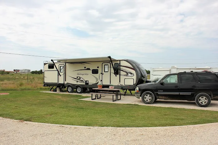 Whistle Stop RV Resort Picture 3