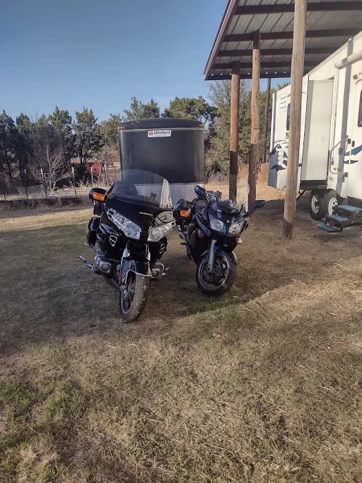 A&A covered RV park Picture 8