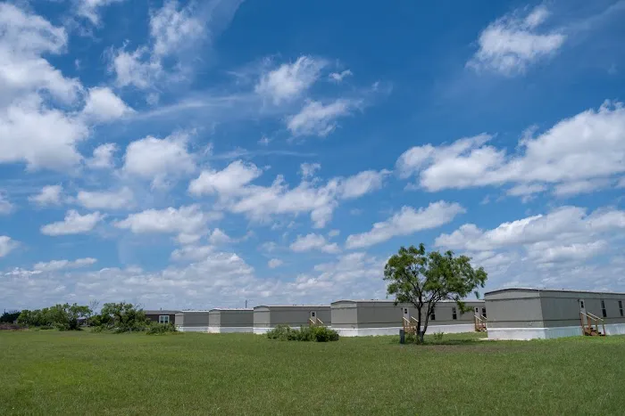 Oakridge Estates Mobile Home Community Picture 3