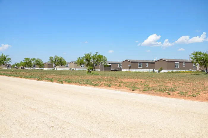 Oakridge Estates Mobile Home Community Picture 2