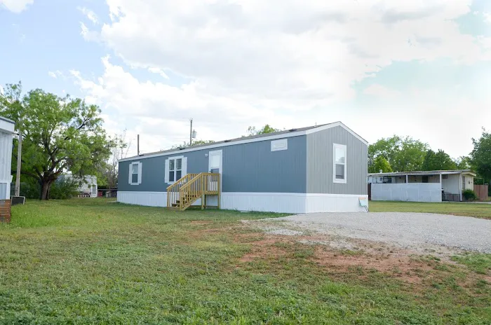 Oakridge Estates Mobile Home Community Picture 10