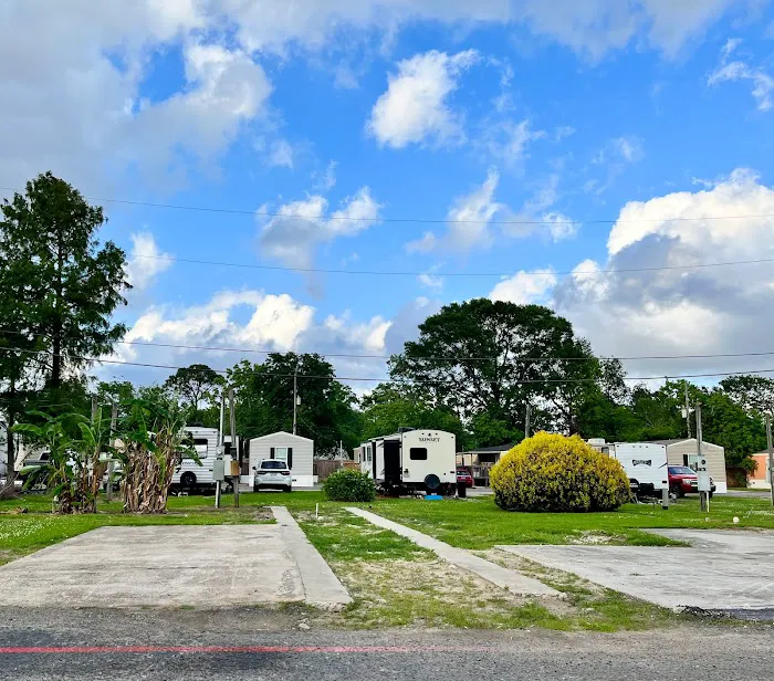 Meadowlark RV & Mobile Home Park Picture 2
